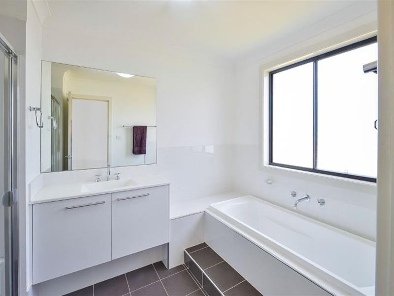1 Cape Street, Spring Farm NSW 2570