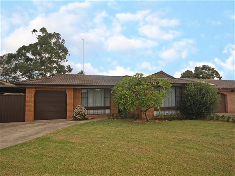 75 Hamlet Crescent, Rosemeadow NSW 2560