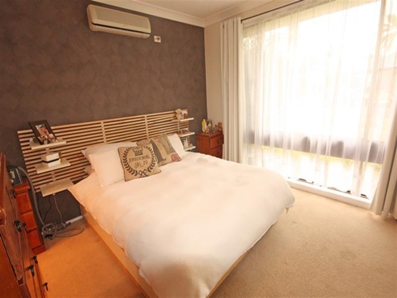 75 Hamlet Crescent, Rosemeadow NSW 2560