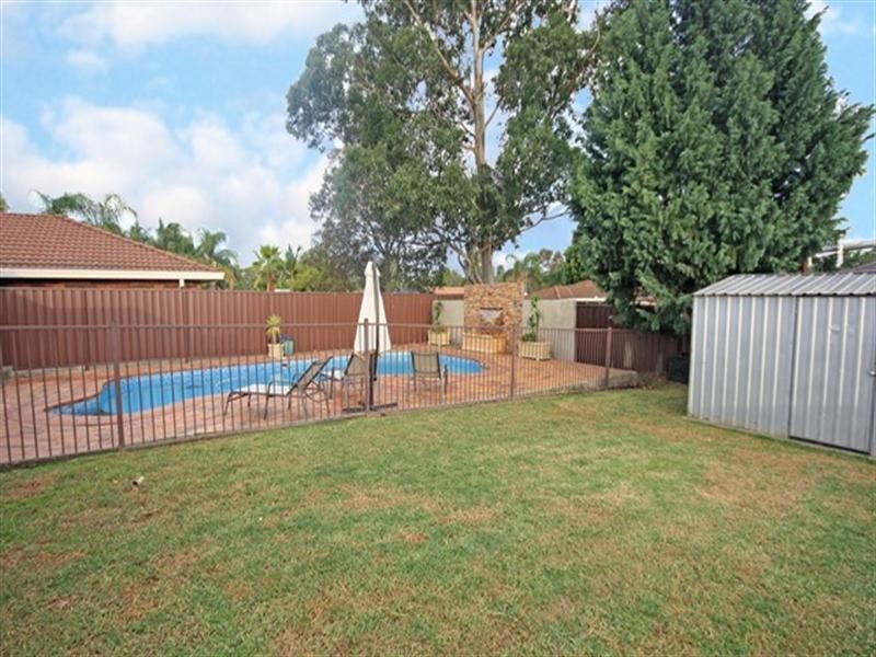 75 Hamlet Crescent, Rosemeadow NSW 2560