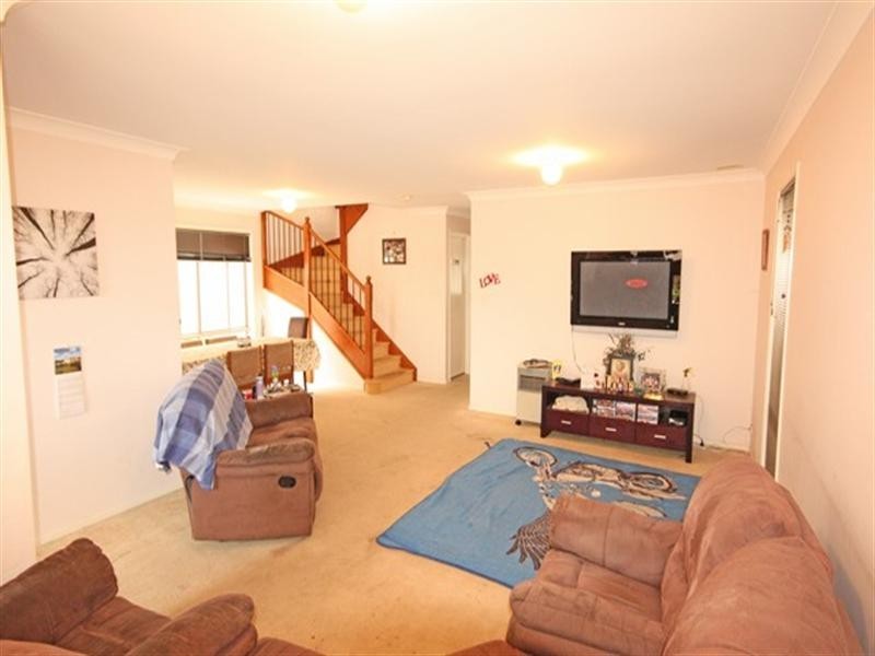 11 Mclaughlin Circuit, Bradbury NSW 2560