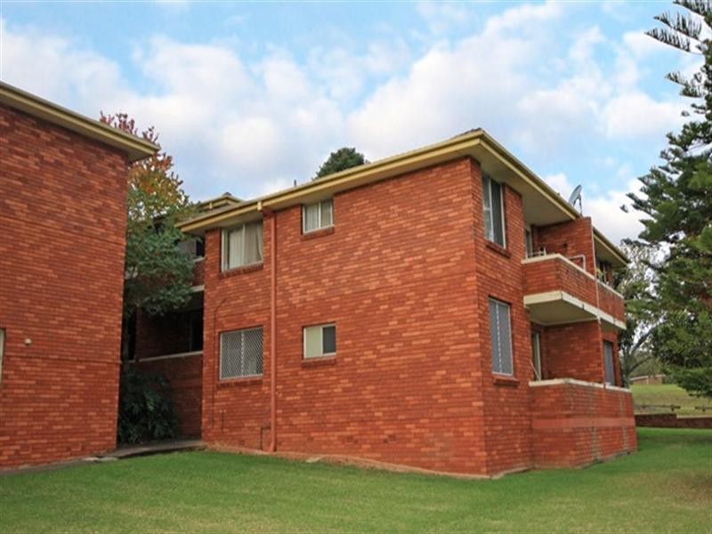4/102 Dumaresq Street, Campbelltown NSW 2560