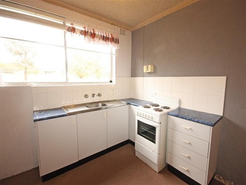 4/102 Dumaresq Street, Campbelltown NSW 2560