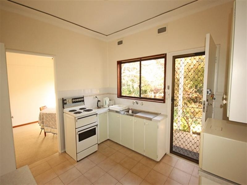 34 Farnsworth Avenue, Campbelltown NSW 2560