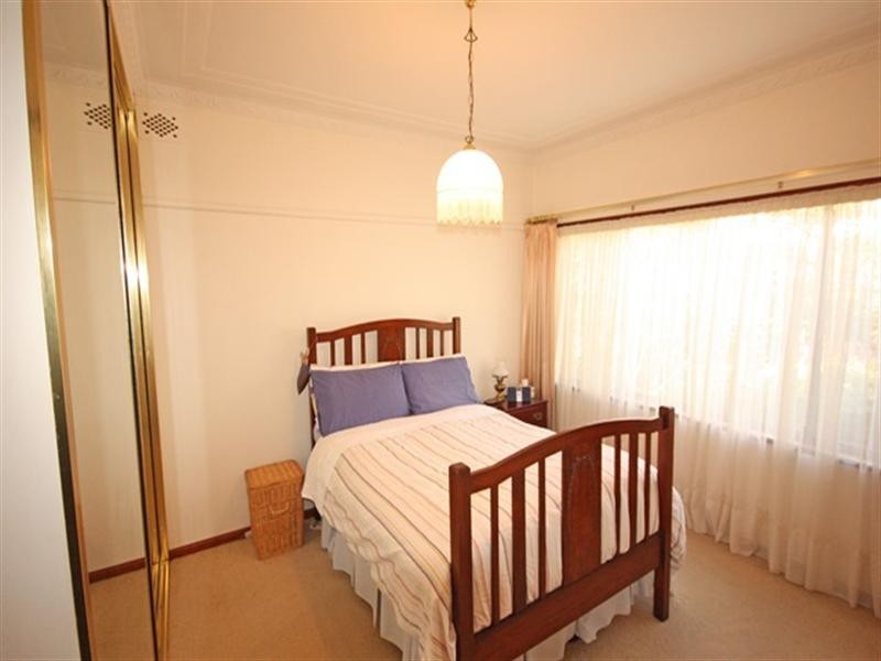 34 Farnsworth Avenue, Campbelltown NSW 2560