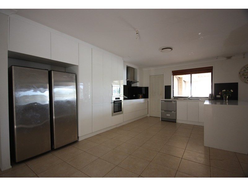 8 Pains Place, Currans Hill NSW 2567