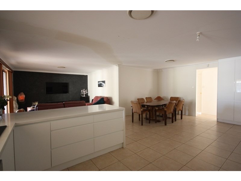 8 Pains Place, Currans Hill NSW 2567