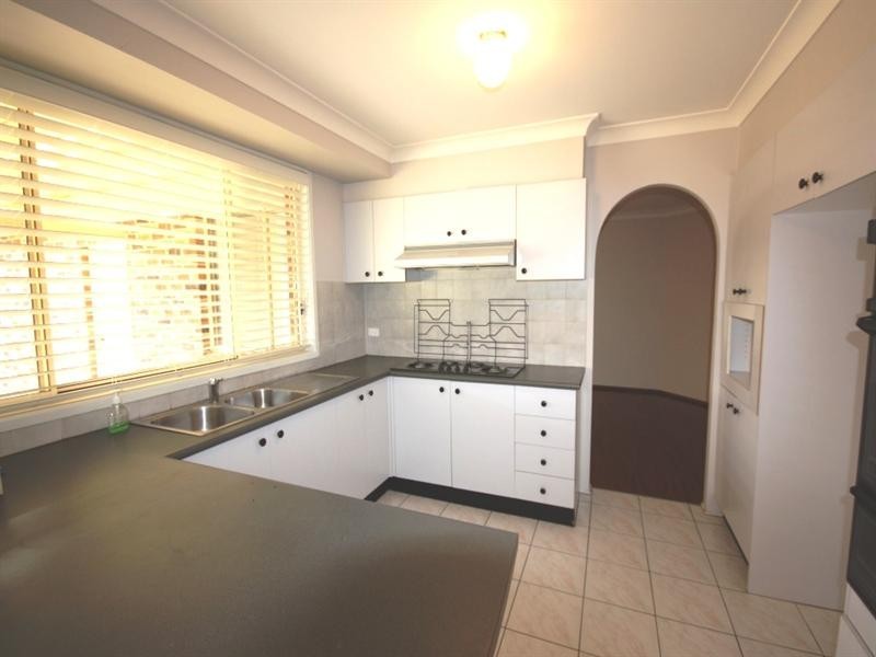 2 Oldsmobile Place, Ingleburn NSW 2565