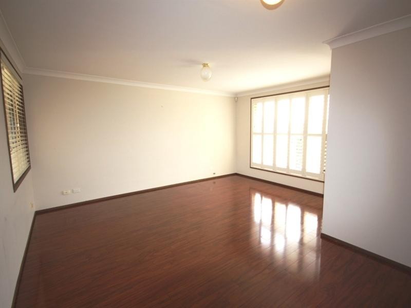 2 Oldsmobile Place, Ingleburn NSW 2565