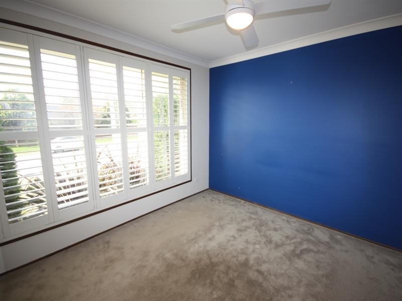 2 Oldsmobile Place, Ingleburn NSW 2565