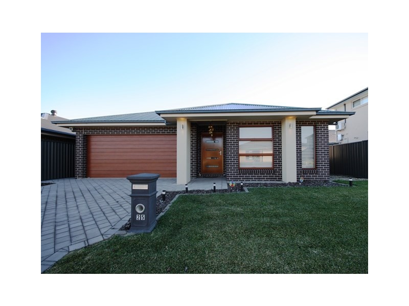 25 Voyager Street, Gregory Hills NSW 2557