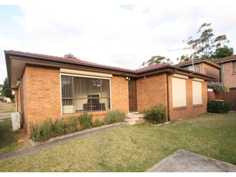 2/4 Mary Street, Macquarie Fields NSW 2564