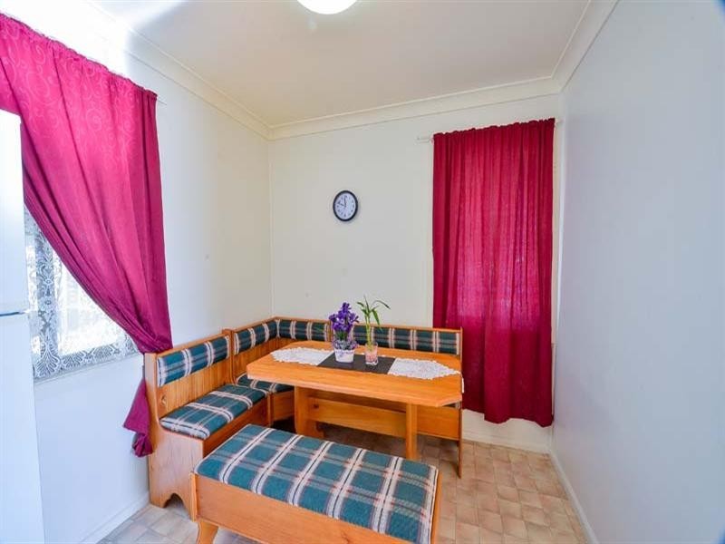 6 Seddon Place, Campbelltown NSW 2560