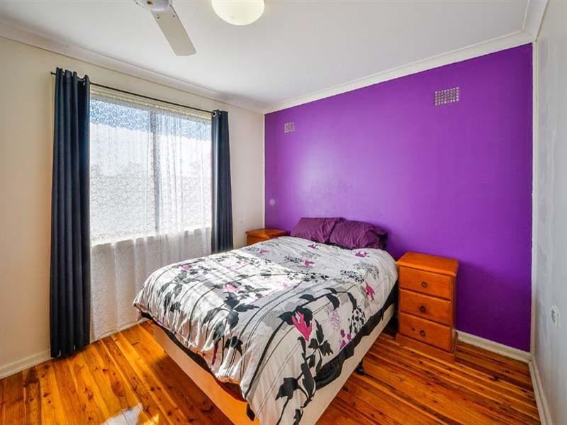 6 Seddon Place, Campbelltown NSW 2560