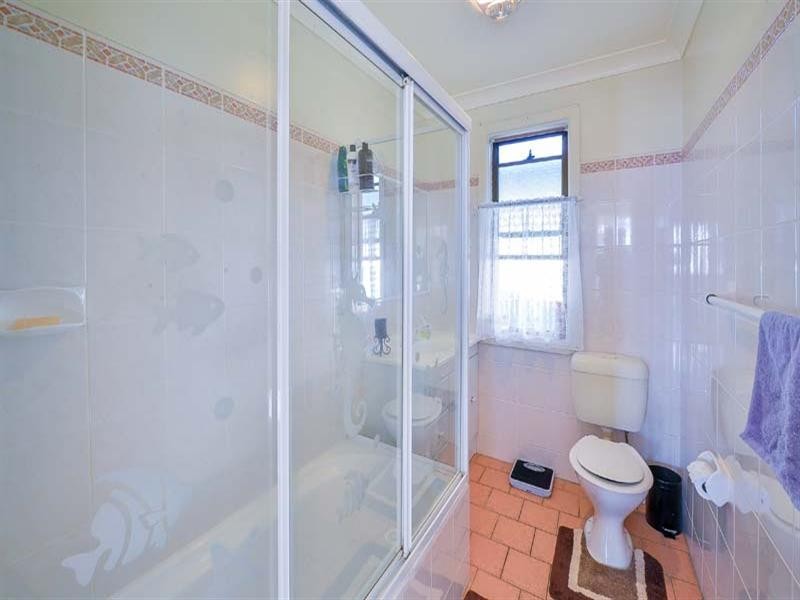 6 Seddon Place, Campbelltown NSW 2560