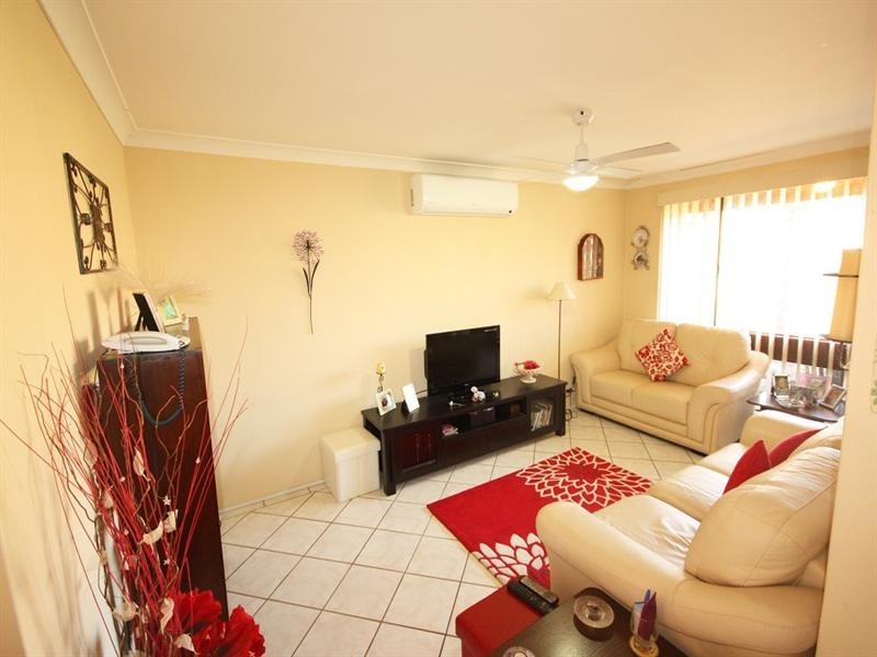 1/5 Amaranthus Place, Macquarie Fields NSW 2564