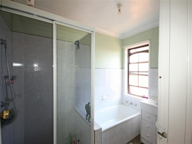 1 Urana Place, Leumeah NSW 2560