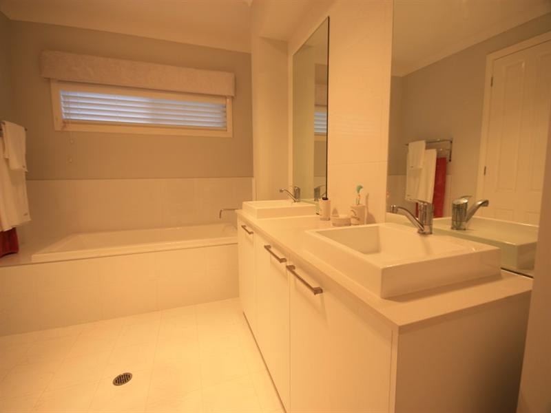 312 South Circuit, Oran Park NSW 2570