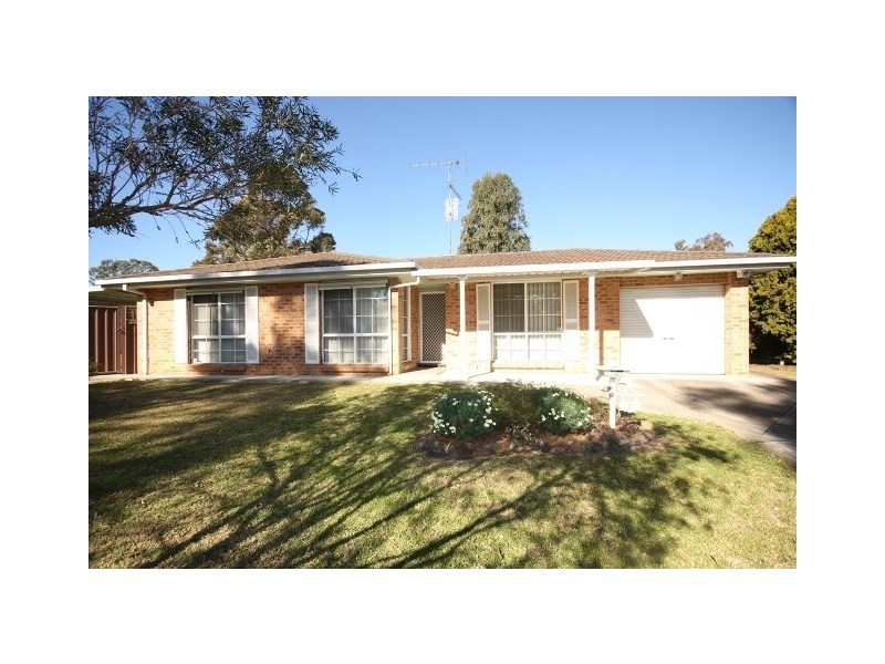 3 Hickey Place, Mount Annan NSW 2567