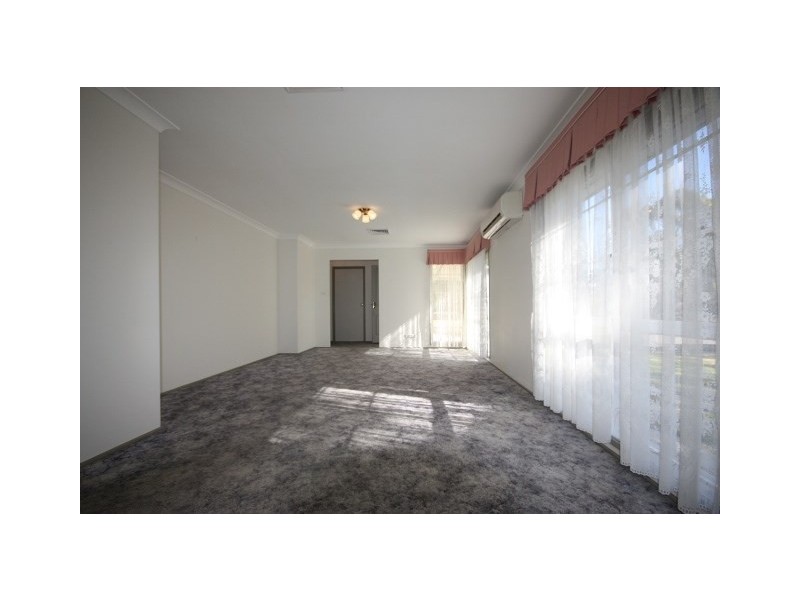 3 Hickey Place, Mount Annan NSW 2567