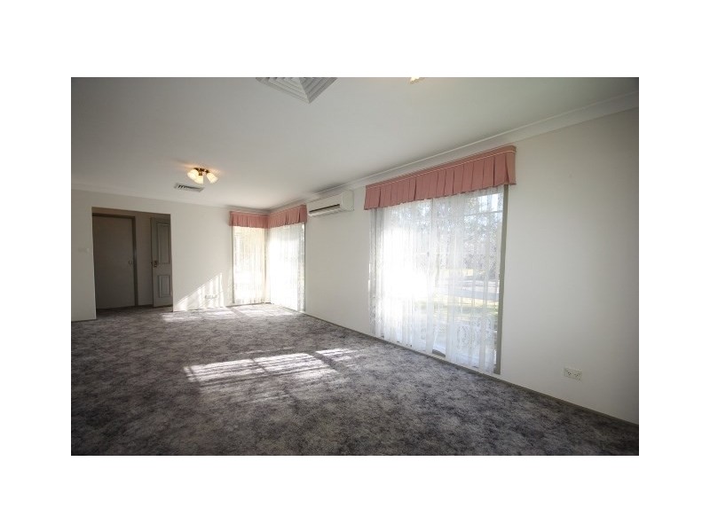 3 Hickey Place, Mount Annan NSW 2567