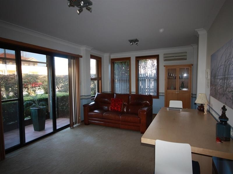 1/29A Pickets Place, Currans Hill NSW 2567