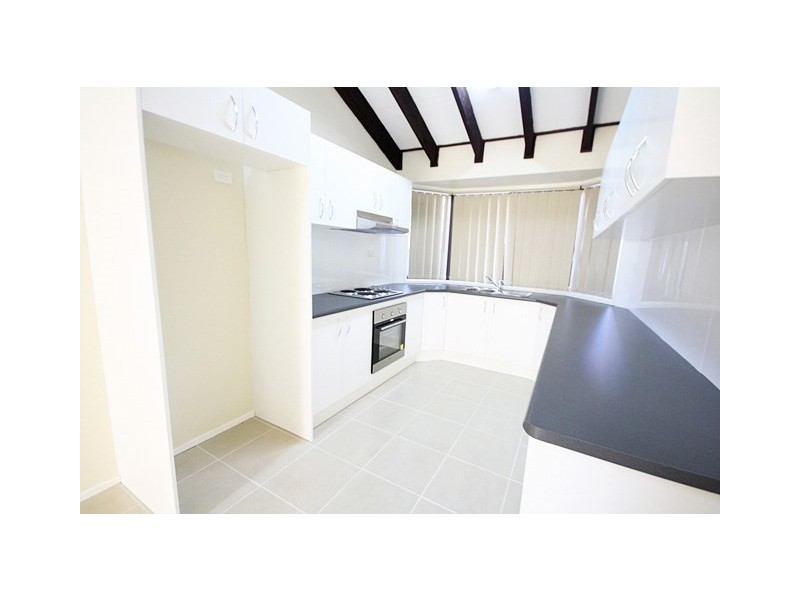 42 Haultain Street, Minto NSW 2566