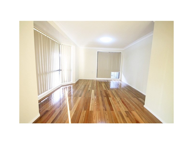 42 Haultain Street, Minto NSW 2566