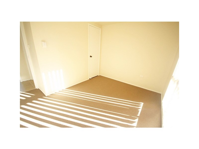 42 Haultain Street, Minto NSW 2566