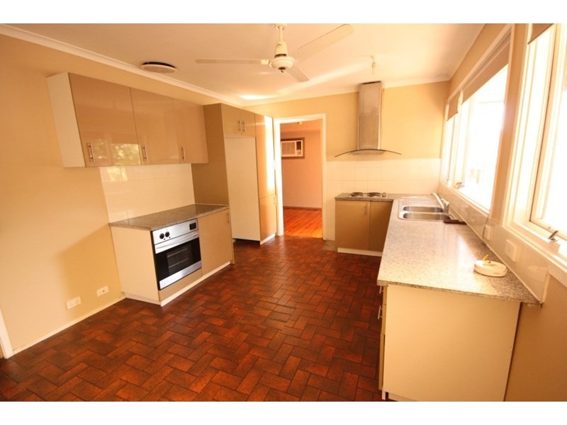 1 Nell Place, Ambarvale NSW 2560