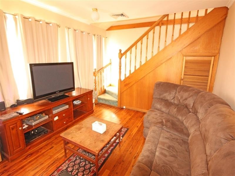 14 Jarndyce Avenue, Ambarvale NSW 2560