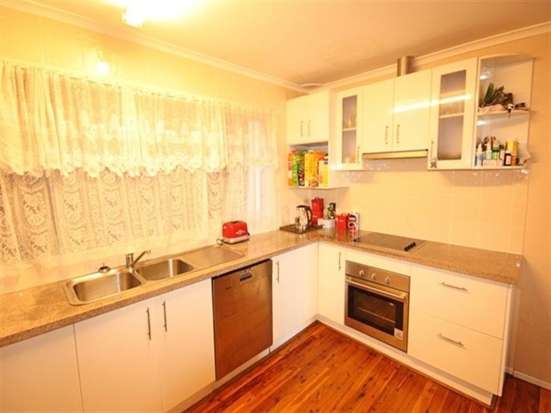 14 Jarndyce Avenue, Ambarvale NSW 2560