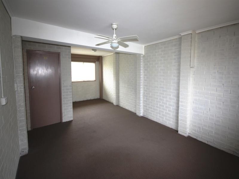 8 Lochee Place, Minto NSW 2566