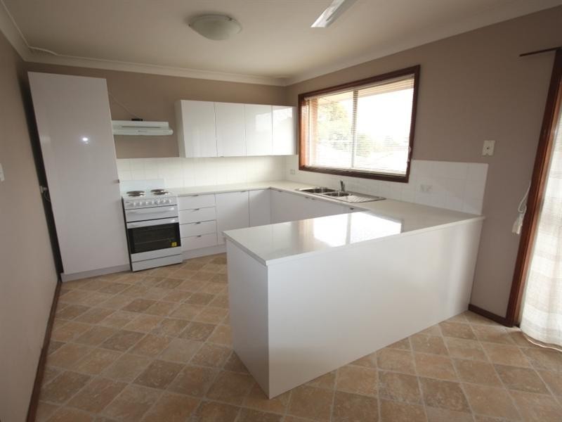 8 Lochee Place, Minto NSW 2566