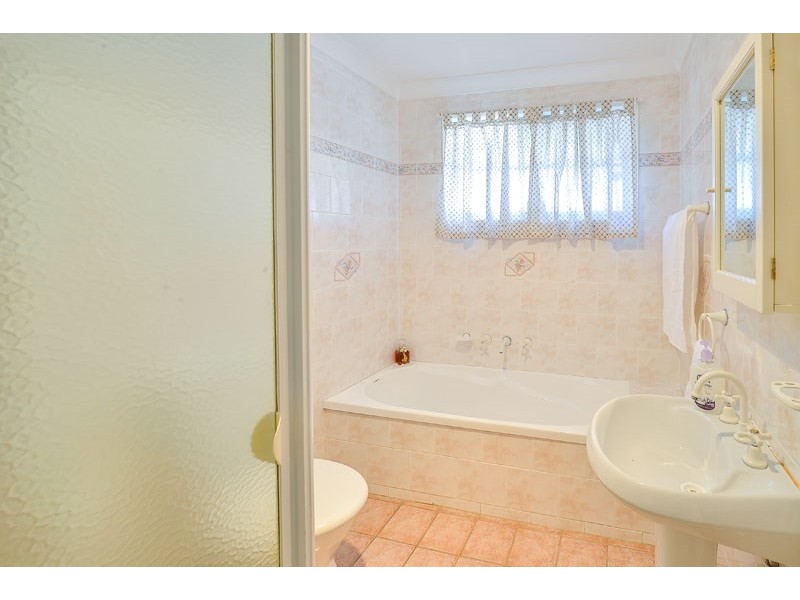 2 Harrow Road, Glenfield NSW 2167