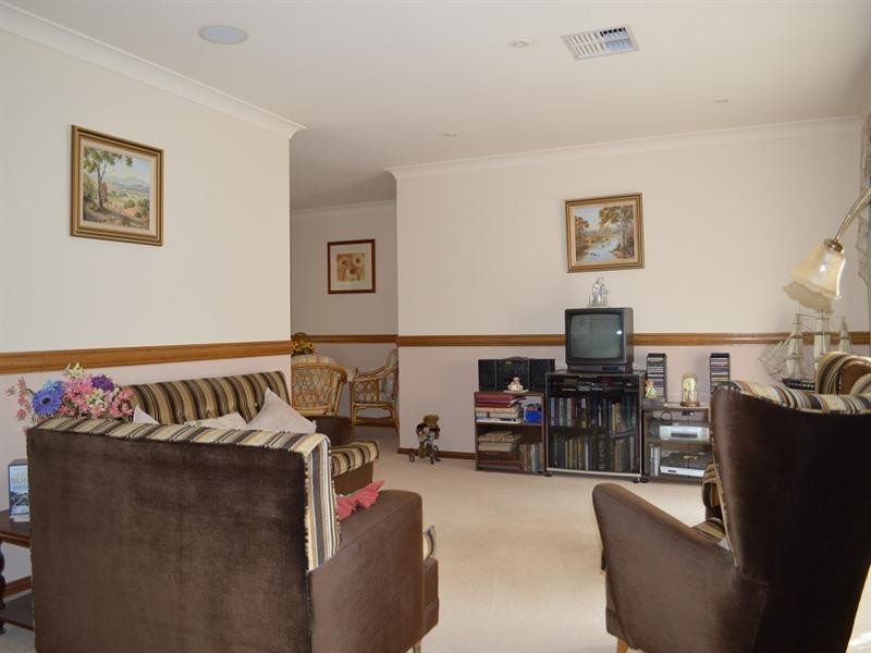 9 Banksia Road, Mount Annan NSW 2567