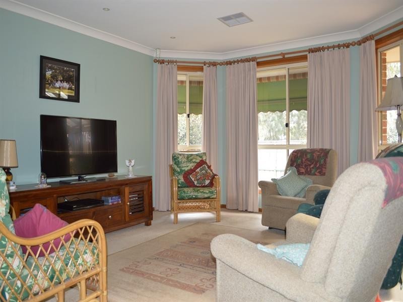 9 Banksia Road, Mount Annan NSW 2567