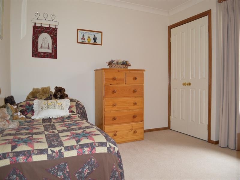 9 Banksia Road, Mount Annan NSW 2567