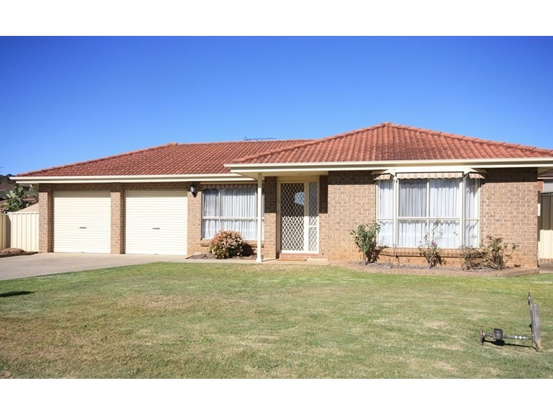 91 Welling Drive, Mount Annan NSW 2567