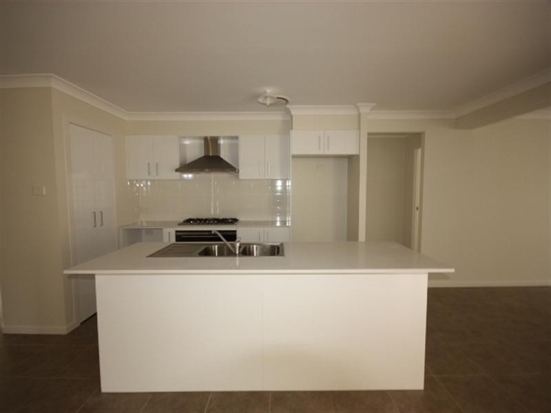 18 Geoghegan Circuit, Oran Park NSW 2570