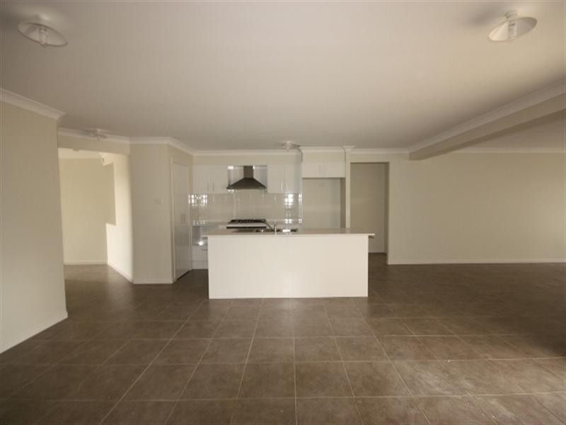 18 Geoghegan Circuit, Oran Park NSW 2570