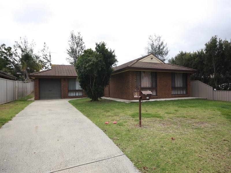 5 Canna Place, St Andrews NSW 2566