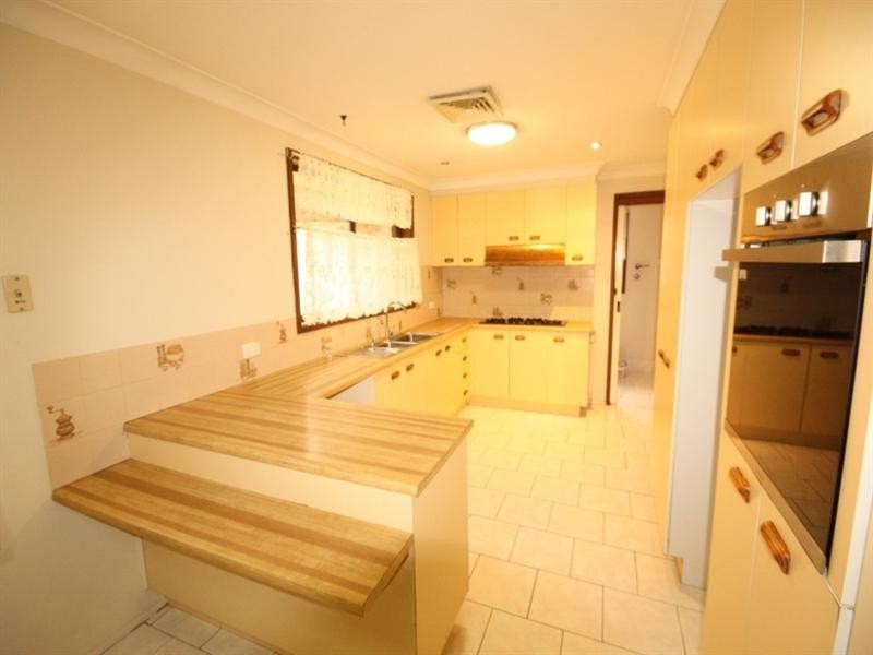 5 Canna Place, St Andrews NSW 2566