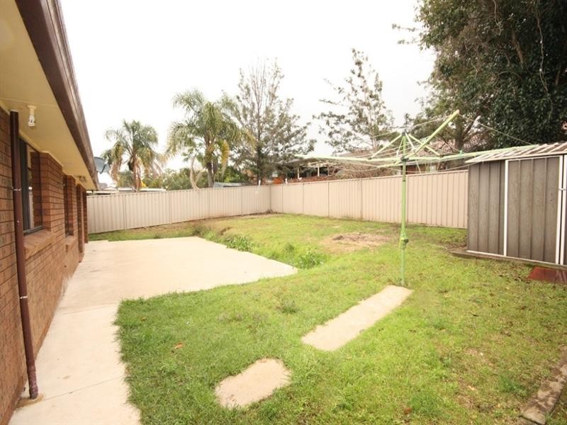5 Canna Place, St Andrews NSW 2566