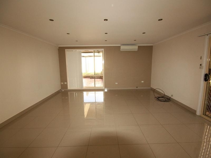 9B Pontiac Place, Ingleburn NSW 2565