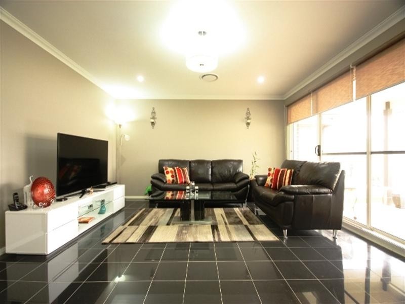 6 Crick Place, Oran Park NSW 2570