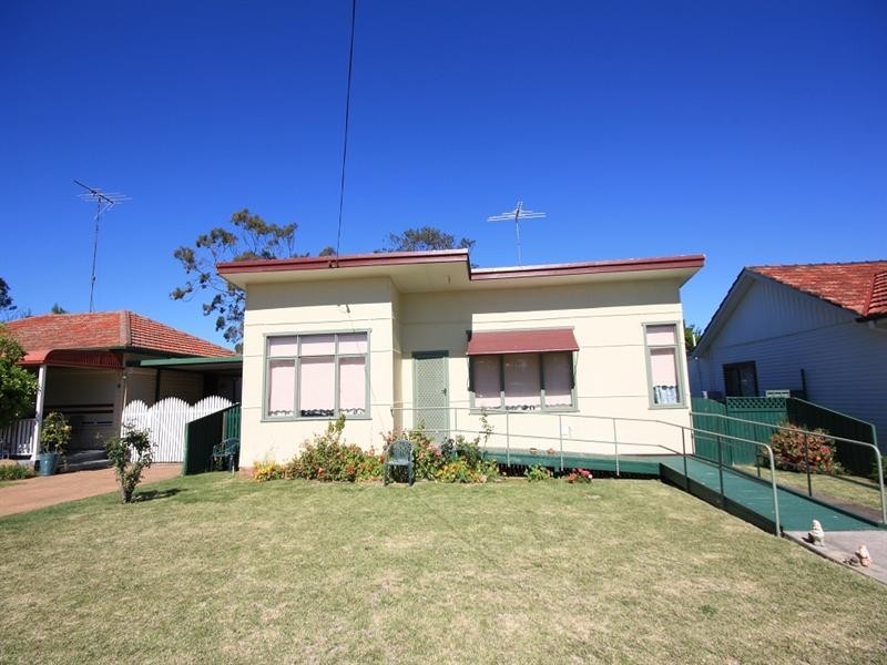 19 Phelps Crescent, Bradbury NSW 2560