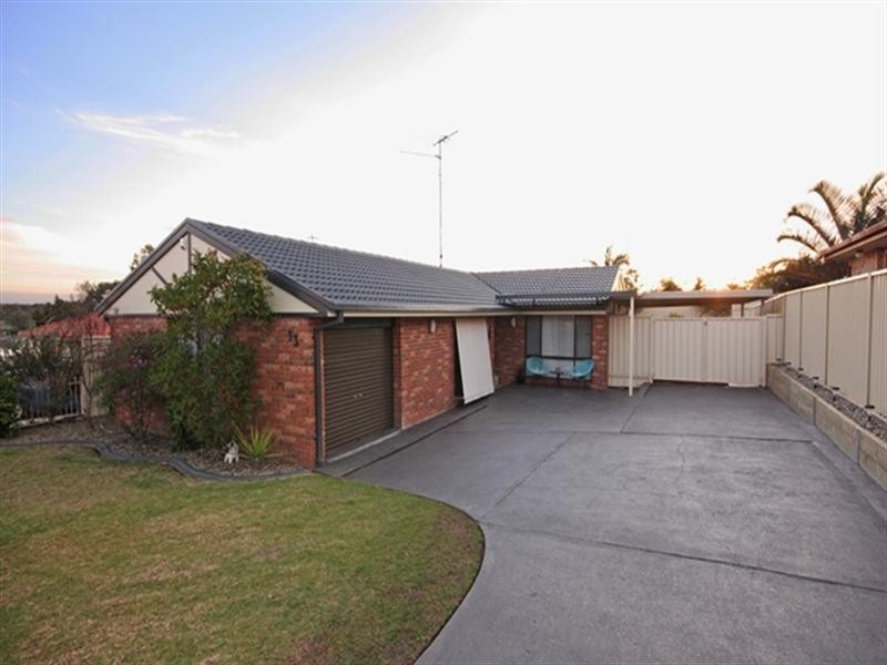 13 Baynton Place, St Helens Park NSW 2560