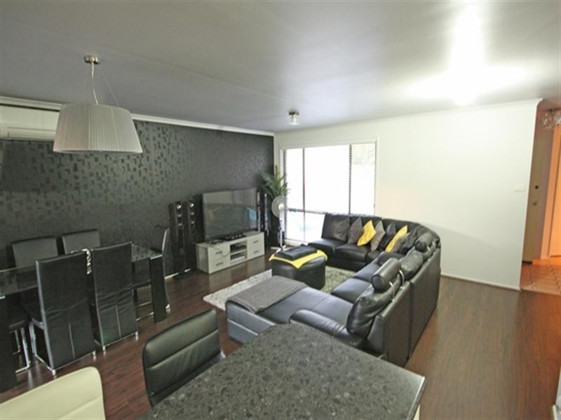 13 Baynton Place, St Helens Park NSW 2560