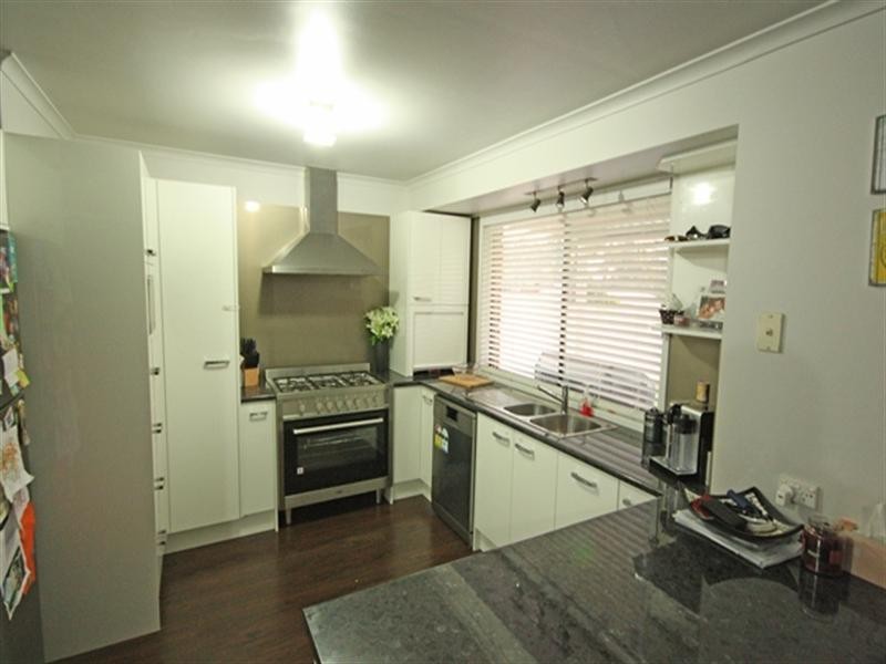 13 Baynton Place, St Helens Park NSW 2560